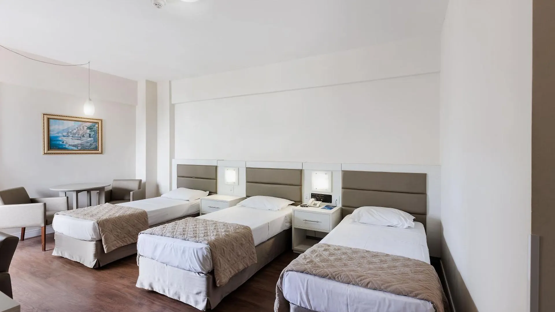 Hotel D'Sintra Balneário Camboriú 4*,