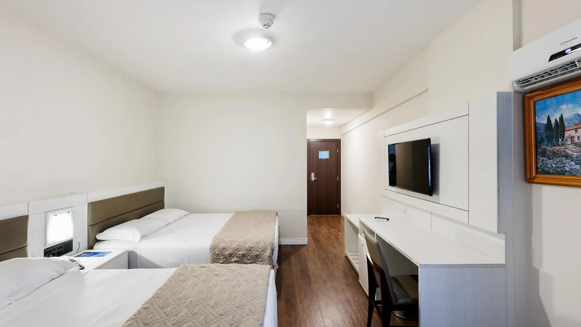 ****  Hotel D'Sintra Balneário Camboriú البرازيل